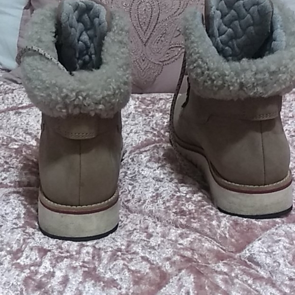 Waterproof boots - Picture 2 of 6